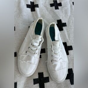 Blowfish Women's White Canvas Lace-Up Sneakers 8